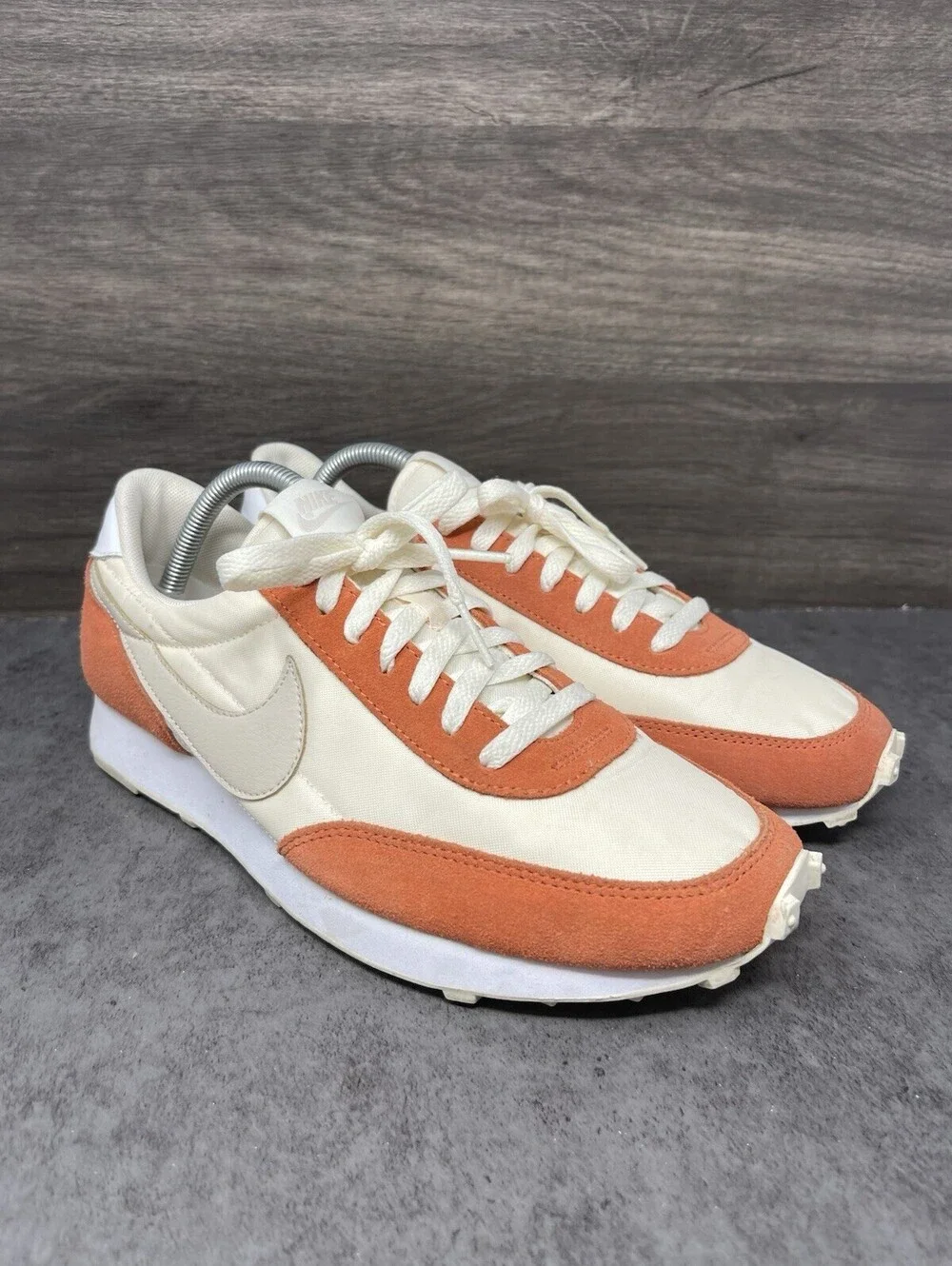 Nike Daybreak Sneakers Womens Size 9.5 Pale Ivory Desert Sand Orange CK2351-106